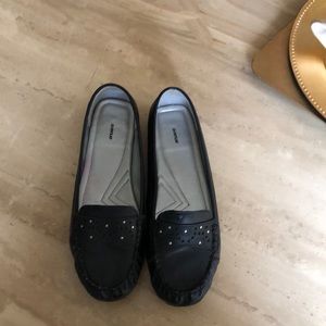 Flat shoes
